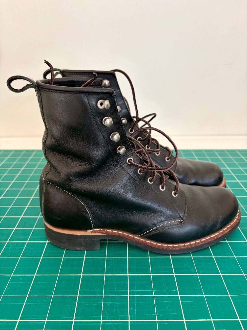 Used - Red Wing Silversmith Black Boundary Womens 7.5 Goodyear welted